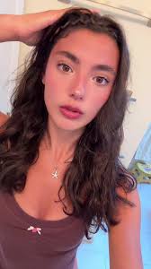 anna cooney 🧃 (@annerbannaner)