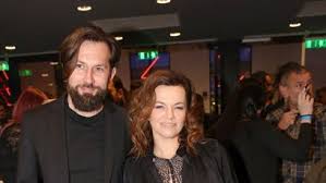 V roce 2017 došlo ke sloučení tzv. Ceny Andel 2021 Nominace Moderatorka Extra Cz