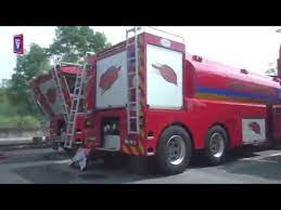 Bantuan anggota bomba dari balai bomba. Jentera Bomba Cap Ayam Youtube