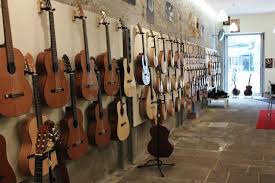Em cabo verde algumas crianças filhos de pais estrangeiros vivem sem documentos de identificação. Cavaquinho Brasil Cabo Verde E Ukulele Aufnahme Von Porto Guitarra Tripadvisor
