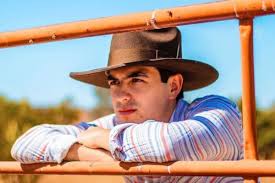 Raúl Hernández Jr, el hijo del Tigre solitario de Los Tigres del Norte:  quién es, canciones y fotos de Instagram