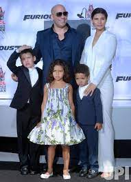 Vin rose to stardom after having the lead parts in xxx, the fast and the furious. Vin Diesel Wife And Kids Pictures Celebritydads Vin Diesel Wife Vin Diesel Wife And Kids