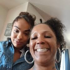 Tanya Nave's Instagram, Twitter & Facebook