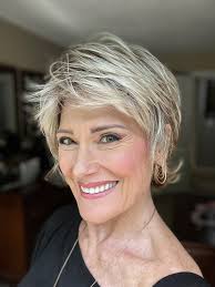 Here are some new pictures of some new looks! Try one