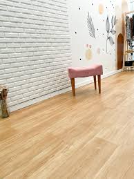 Kit 34m2 + Cola, Piso Vinílico em Manta M2 Amadeirado - Cor Cedro - CasaT