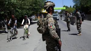 Italia junto a alemania retiraron a todos sus soldados de afganistán los talibanes valoraron en términos positivos la retirada de las fuerzas extranjeras de bagram. Afghan Official Taliban Fighters At Gates Of Northern Kunduz City Entornointeligente