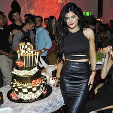 Birthday Dinner Los Angeles Covid Headphones Kardashian Beauty Make Up And Arthur George Socks Inside Kylie Jenner S 1 000 Sweet 16 Party Favours Kylie Jenner 16th Birthday Kylie Jenner Sweet 16 Kylie Jenner 16