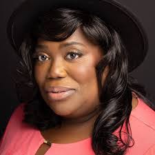 Tara Brown's Instagram, Twitter & Facebook