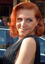 Selon les informations du magazine closer, les pompiers seraient intervenus à son domicile situé dans le quartier du marais, à. Anne Elisabeth Blateau Wikipedia