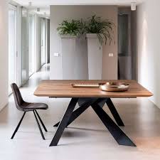Avec 2 allonges de 45 cm. Table Design Carree En Bois Massif Avec Pieds En Metal Finition Industrielle Toledo 4 Pieds Com