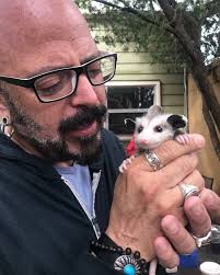 Tbt to a truly magical morning as I met Sesame the Opossum and experienced  some serious possum love with Sesame. Speaking of love we met at one of the  best spots for