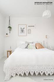 Romantische Slaapkamer Styling Met Zachte Kleuren