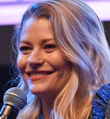 Online with Robbie Kay, Giles Matthey & Emilie de Ravin