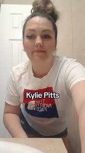 Bethann Pawlowski's Instagram, Twitter & Facebook