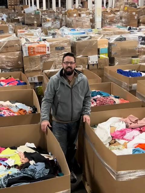  Clothing Pallets