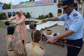 Mas tolong minta formulir pendaftaran siswa baru Ketua Yasarini Cabang Lanud Adisutjipto Tutup The Airmanship Building Smk Penerbangan Aag