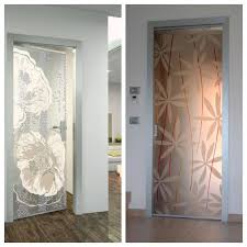 Buzlu cam folyosu ve dekoratif kumlama ile alakalı net bir fiyat bilgisine erişmek isterseniz sizlerde sitemizden edindiğiniz numaradan. Dekoratif Desenli Cam Kapi Modelleri 2021