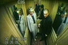 Det er den kendelse en jury på 11 briter i går kom frem til efter et halvt års lang høring om prinsessens død. Princess Diana S Death Her Final Hours Before A Car Crash Killed Her On Aug 31 1997 The Washington Post