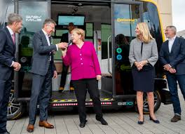 12 фев 201799 406 просмотров. Autonomous In Continental S And Easymile S Robo Taxi At The International Motor Show Iaa Continental Ag