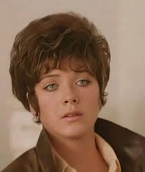 I loved Emma Peel and l loved Tara King, too... Linda Thorson was hugely  underrated I always thought...