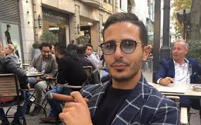 En sólo una semana el estafador de tinder se ubicó al . Jhot 5wn X3ixm