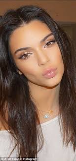 Simple Pretty And Natural Makeup Ideas For Brown Eyes In 2020 Kendall Jenner Makeup Wedding Hair And Makeup Jenner Makeup