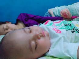 Mar 02, 2021 · ambilkan bulan menceritakan seorang kehidupan anak kecil bernama amelia yang merupakan anak dari ibu single parent. Perjuangan Seorang Suami Adalah Bagaimana Membuat Anak Dan Flickr