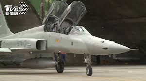 F5戰機又墜 37年掉34架 民視新聞, 快新聞 空軍f 5e戰機台東外海執行訓練墜機 駕駛跳傘逃生後獲救 民視新聞, 最新畫面曝光 空軍f 5e戰機台東外海執行訓練墜機 駕駛尋獲時ohca送醫急救 民視新聞, 台東f 5e戰機墜海 飛行員跳傘逃生不幸殉職 民視台語新聞, 快新聞 f 5e戰機墜毀飛官殉職 蔡英文哀悼要求國. Erlijdk6lxzvum
