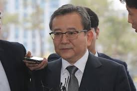 수원지검은 김 전 차관에 대한 출국금지가 위법하게 이뤄졌다는 의혹에 연루된 이규원 검사와 차규근. ê¹€í•™ì˜ ì„±ì 'ëŒ€ ë‡Œë¬¼ ì‚¬ê±´ ëŒ€ë²• íŒë‹¨ ë‚˜ì˜¨ë‹¤ ì•„ì£¼ê²½ì œ
