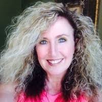 Donna Tavares's Instagram, Twitter & Facebook