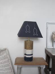 Lampe De Chevet En Bois Flotte Avec Figurines Poisson Luminaires Par Vidal Tm Lampe De Chevet Idees Pour La Maison Bois