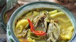Orang yang memiliki masalah dengan penyakit maag atau asam lambung merasa khawatir akan konsumsi lemon karena rasanya yang asam. Resep Gangan Asam Kepala Iwak Patin Kuahnya Segar Dari Bumbu Khas Ini