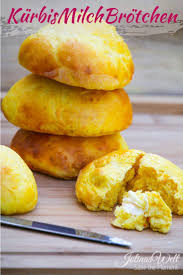Kurbis Milchbrotchen Rezept Milchbrotchen Herbstrezepte Kochen Und Backen