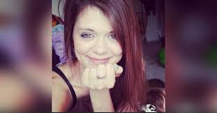 Lara Clay's Instagram, Twitter & Facebook