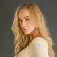 Emma Schiller's Instagram, Twitter & Facebook