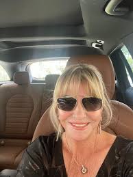 Hi all, I'm in the UK and I'm off work from the 18th October for two weeks  and I'm looking for a retreat for a week that offers: Yoga, massage,  therapy and