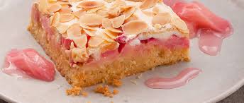 Check spelling or type a new query. Rhabarberkuchen Mit Eiweisshaube Baiser Ist Ein Backklassiker