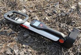 The metal detector has no pinpoint mode and its audio response has only 2 tones. Minelab Go Find 20 Photo Review Md Hunter Blog
