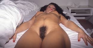 Unrasiert und zeigegeil – Frauen sagen Rasierer den Kampf an