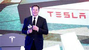 Elon Musk bijna uitbetaald na beursrecord voor Tesla - Business AM