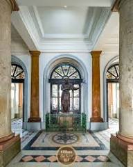 COMPLEXO HISTÓRICO DA SANTA CASA DA MISERICÓRDIA Centro Passando pela Rua Santa Luzia, na região onde até 1922 se erguia imponente o Morro do Castelo, não se consegue deixar de notar o