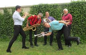 Beaucoup d'artistes français et étrangers sont à découvrir. Jwuhv2pkdmbjhm