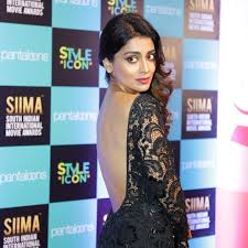 The drama and action sure do exist but beyond that it is the glamorous appeal and the hot starlets that attract moviegoers to see south films. Telugu Actress Shriya Saran Flaunts Her Sexy Back In This Viral Photo Newsx