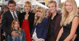 Donald wayne johnson, popularly known as don, is an american actor, producer, director, singer and songwriter. Dakota Johnson Family Siblings Parents Children Husband