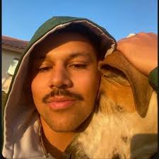 Derek Guzman (@DerekGuzman_)