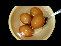 Because the eggshells are porous, the oil seeps into the shell and . How To Peel Hard Boiled Eggs Quick And Easy Food Life Hacks Youtube