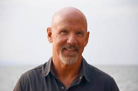 Beneath A Scarlet Sky: Sullivan, Mark, Damron, Will: 9781536691740:  Amazon.com: Books