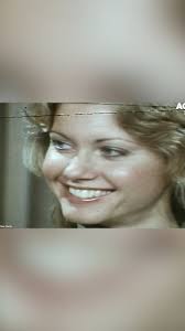 A rare 1975 interview with Olivia after she returned to Australia 🙌