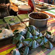 Dengan frasa hitam itu menawan, sambal hitam belimbing buluh (sambal hitam) tetap mendapat tempat di hati penggemar hidangan pembuka selera. Restoran Warisan Sambal Opah Restoran Warisan Sambal Opah Cafe In Subang Jaya It Is An Icon With Title Slemdeng