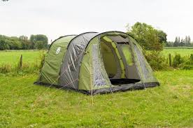 Dankzij de polyester materiaalkeuze is deze 4 persoons tent ook een stuk lichter in gewicht en compacter dan een katoenen tent. Bol Com Coleman Cook 4 Tunneltent Groen Grijs 4 Persoons
